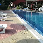 Amfibia Complex