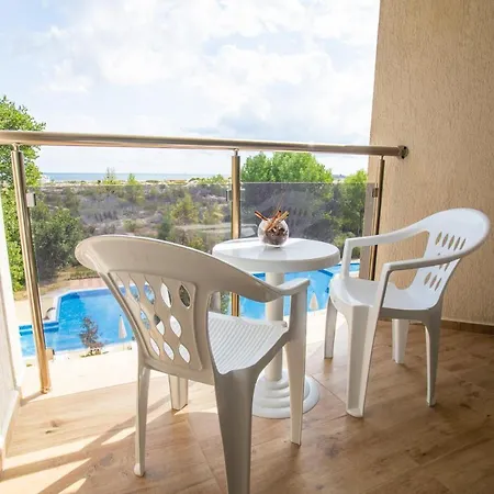 Amfibia Complex 3*
