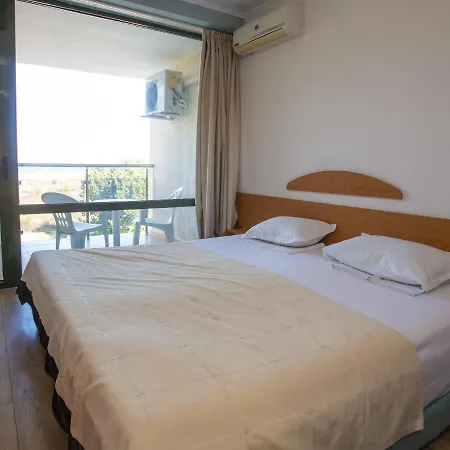 Amfibia Complex ساني بيتش